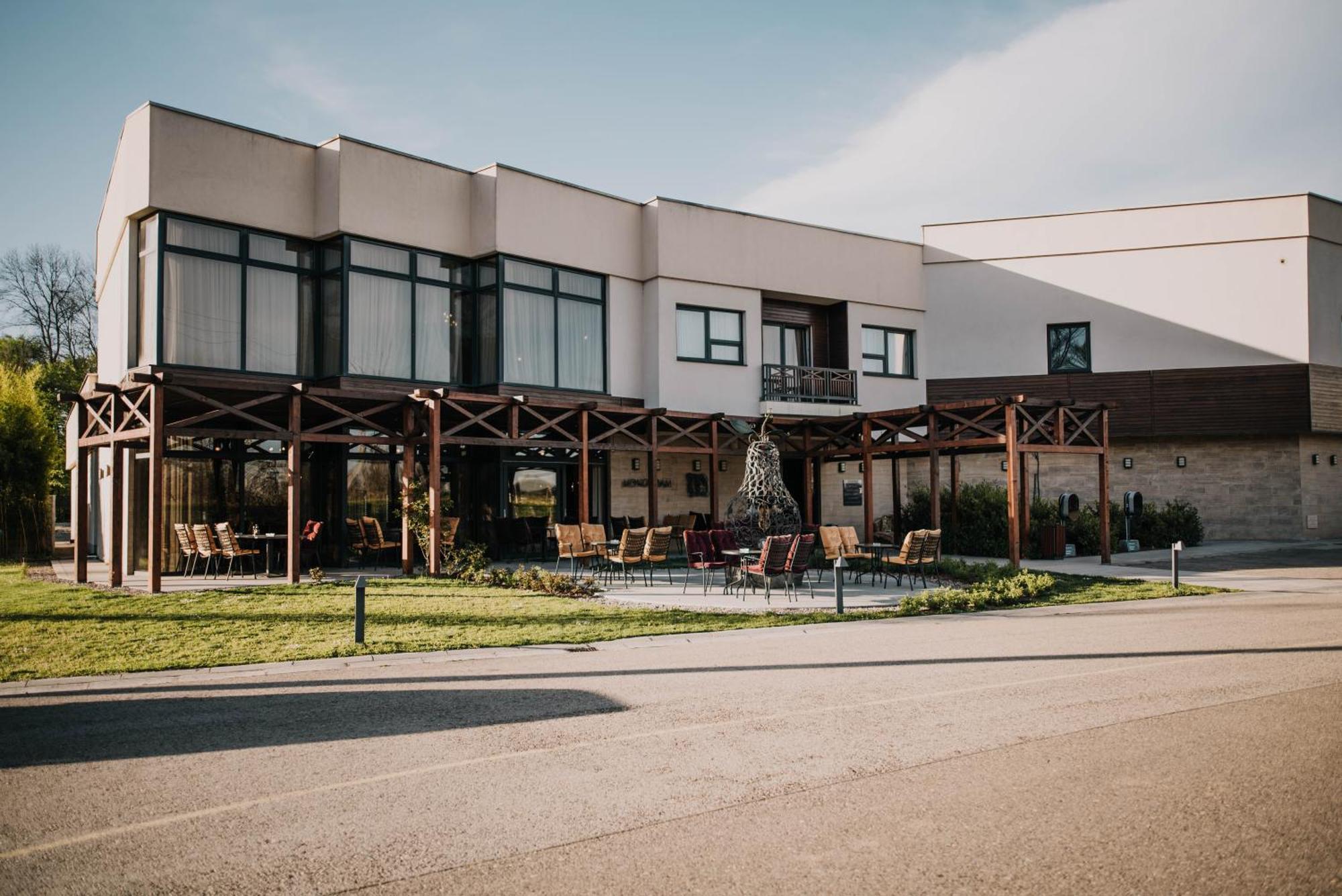 Hotel & Distillery Monogram Gradac  Exterior foto