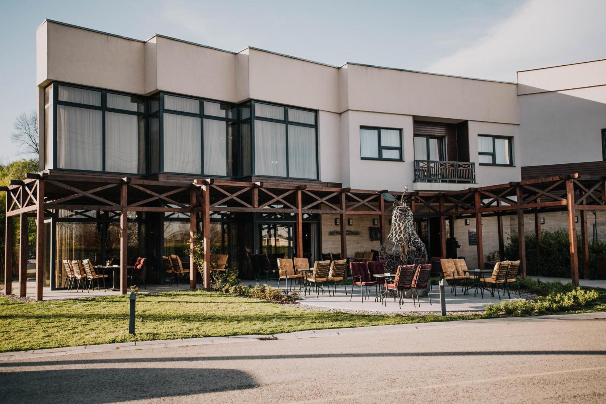 Hotel & Distillery Monogram Gradac  Exterior foto