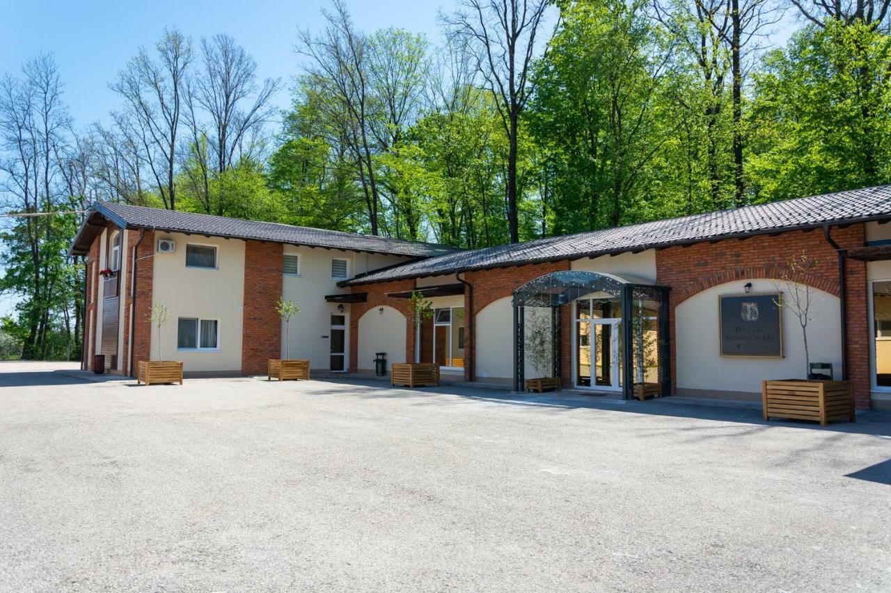 Hotel & Distillery Monogram Gradac  Exterior foto